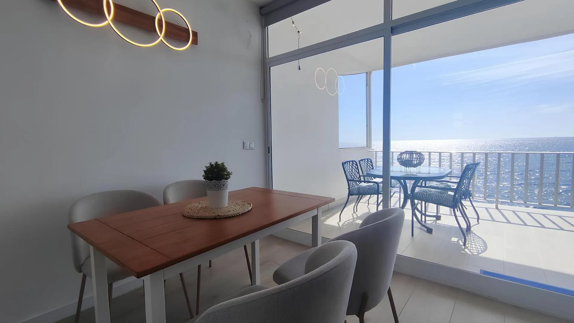 Exclusive Sea View Apartment Ehhouse Estepona